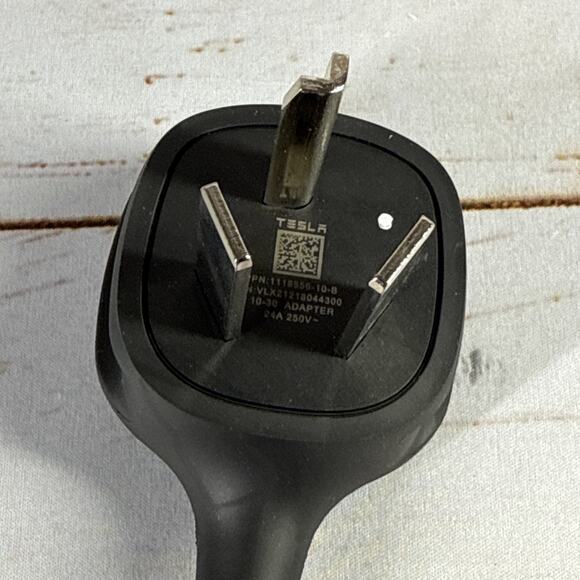 TESLA Charging Adapter Nema 14-30 Generation 2 1104937-00-B - Picture 5 of 7